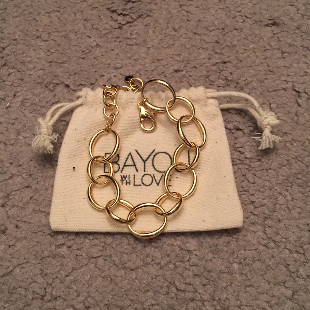 Gold chain bracelet